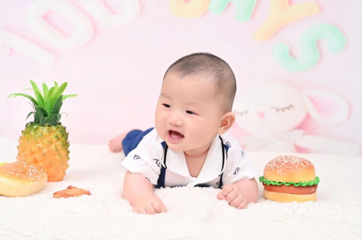福安宝宝在妈妈肚子里